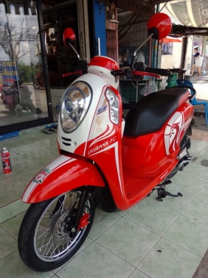 New Scoopy-i Limited Edition ลิเวอร์พูล รถปี56 สวยๆวิ๊งๆครับ