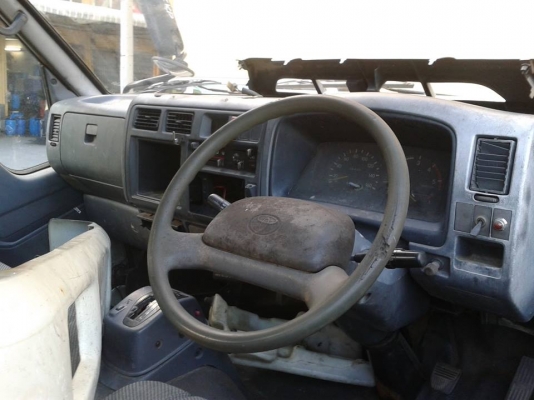 หัวเก๋ง  TOYOTA ฺ BU102 ไฟหน้าหวานการ์ตูน สวยๆ   จากญี่ปุ่น