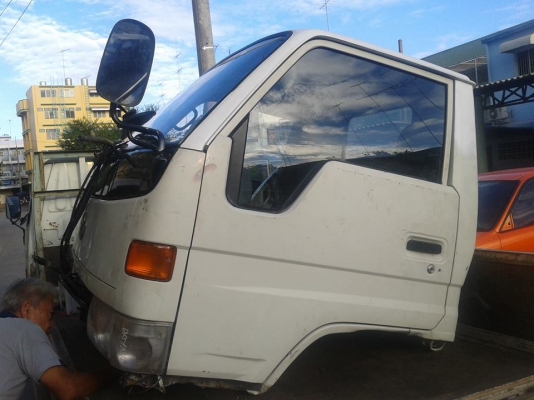 หัวเก๋ง  TOYOTA ฺ BU102 ไฟหน้าหวานการ์ตูน สวยๆ   จากญี่ปุ่น