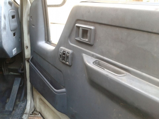 หัวเก๋ง  TOYOTA ฺ BU102 ไฟหน้าหวานการ์ตูน สวยๆ   จากญี่ปุ่น