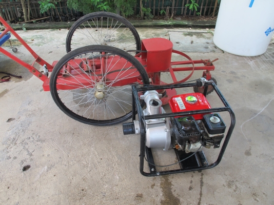 ขายรถข็นตัดหญ้าพร้อมเครื่องสูบน้ำ