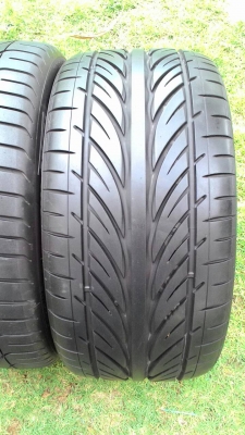 255/35R18 HANKOOK  และ PIRALLI  มี 2 เส้น  tel.081-427-3941