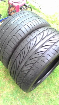 255/35R18 HANKOOK  และ PIRALLI  มี 2 เส้น  tel.081-427-3941
