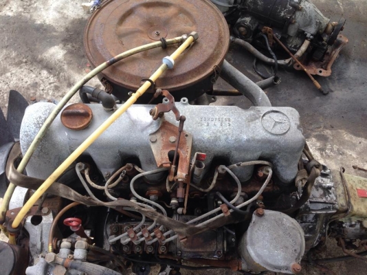 ขายเครื่องเบ็นช์เกียร์ออโต้ 5สูบ ดีเซลพร้อมใช้ครับไม่มีเลข  มี2ตัว ขายตัวล่ะ 18000 บาท