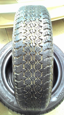 ยางตุ๊กๆ ขอบ 12  เบอร์ 145/70R12  มี 1 เส้น tel.081-427-3941
