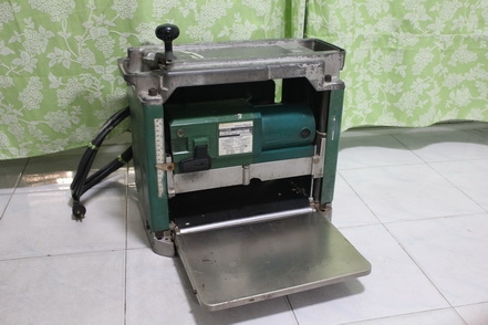 กบแท่น(เครื่องรีดไม้) มากิต้า 2012 nb หน้ากว้าง 12 นิ้ว พร้อมใช้งานครับ