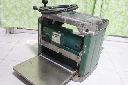 กบแท่น(เครื่องรีดไม้) มากิต้า 2012 nb หน้ากว้าง 12 นิ้ว พร้อมใช้งานครับ