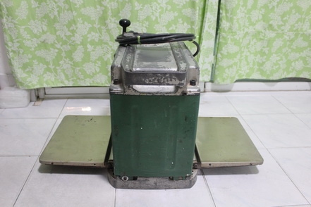 กบแท่น(เครื่องรีดไม้) มากิต้า 2012 nb หน้ากว้าง 12 นิ้ว พร้อมใช้งานครับ