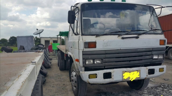 ขาย10ล้อพื้นเรียบเพลาเดียวรถห้าง