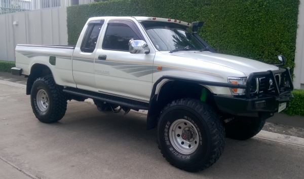 TOYOTA HILUX คานแข็ง เครื่อง1KZ TOYOTA HILUX คานแข็ง เครื่อง1KZ