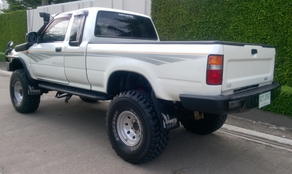 TOYOTA HILUX คานแข็ง เครื่อง1KZ TOYOTA HILUX คานแข็ง เครื่อง1KZ