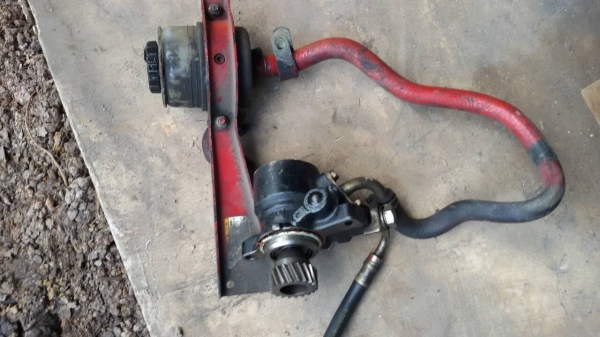 ขายเกียร์ติดเครื่อง JO8C พร้อมหวีคาร์ท 14 นิ้ว   และคอมแอร์พร้อมปั้มพาวเวอร์  ราคา 48,000 บาท  สภาพเชียงกง ยังไม่เคยใช้งาน ติดต่อ ปิ่น 081-9176906