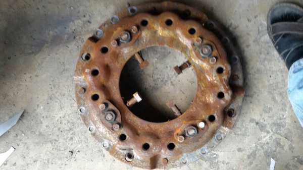 ขายเกียร์หวีคัส ปั้มpower คอมแอร์ ยังไม่เคยใช้งานถอดจากเครื่องJo8C ราคา48,000บาท ติดต่อ ปิ่น 0819176906