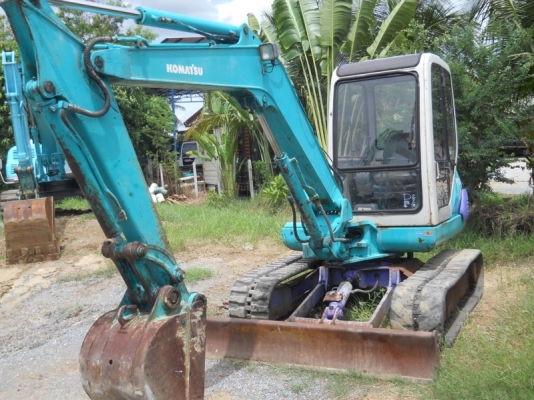 ขายรถเก่านอก komatsu 40-7 มีเก๋งแทรกยางสภาพสวย สนใจโทร 092-3309229 อี๊ด