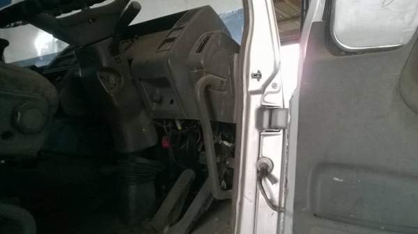 ขายเทนเลอร์ 10 ล้อ 2 เพลา NISSAN UD เครื่อง V8 สูบ 320 แรงม้า คัสซีสวยตลอดเส้น หางเทนเลอร์ต่อใหม่ ทะเบียนพร้อมโอนครับ