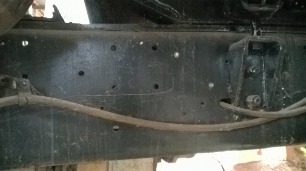 ขายเทนเลอร์ 10 ล้อ 2 เพลา NISSAN UD เครื่อง V8 สูบ 320 แรงม้า คัสซีสวยตลอดเส้น หางเทนเลอร์ต่อใหม่ ทะเบียนพร้อมโอนครับ