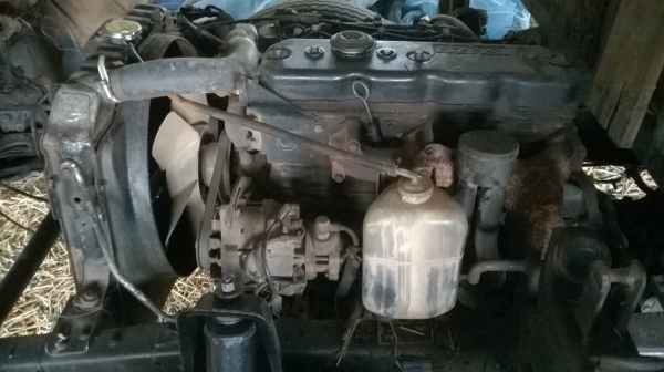 ขาย 6 ล้อ ISUZU KS22 เครื่อง 4BD1 110 แรงม้า ยกหัวได้ พวงมาลัยพาวเวอร์ คัสซีมีรอยนิดหน่อย ทะเบียนพร้อมโอนครับ