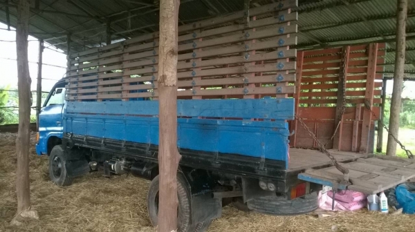 ขาย 6 ล้อ ISUZU KS22 เครื่อง 4BD1 110 แรงม้า ยกหัวได้ พวงมาลัยพาวเวอร์ คัสซีมีรอยนิดหน่อย ทะเบียนพร้อมโอนครับ