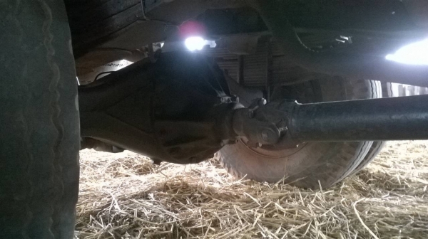 ขาย 6 ล้อ ISUZU KS22 เครื่อง 4BD1 110 แรงม้า ยกหัวได้ พวงมาลัยพาวเวอร์ คัสซีมีรอยนิดหน่อย ทะเบียนพร้อมโอนครับ