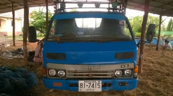 ขาย 6 ล้อ ISUZU KS22 เครื่อง 4BD1 110 แรงม้า ยกหัวได้ พวงมาลัยพาวเวอร์ คัสซีมีรอยนิดหน่อย ทะเบียนพร้อมโอนครับ