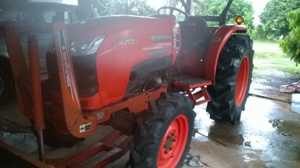 ขายรถไถ KUBOTA L4708 ปี 55 สภาพสวยเอกสารเล่มทะเบียนครบ อุปกรณ์มีผานดันหน้า ผาน 5 และโรตารี่ ราคาคุยกันได้ครับ