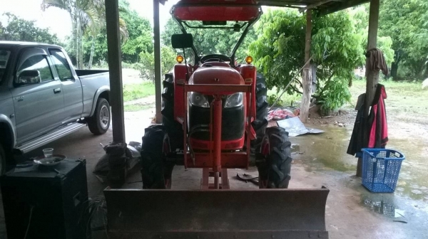 ขายรถไถ KUBOTA L4708 ปี 55 สภาพสวยเอกสารเล่มทะเบียนครบ อุปกรณ์มีผานดันหน้า ผาน 5 และโรตารี่ ราคาคุยกันได้ครับ