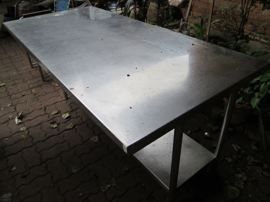 ร้านอาหารใหญ่ครับ    อยากได้อะไรบอกผมครับ   ราคากันเองครับ