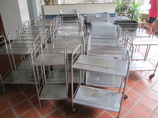 ร้านอาหารใหญ่ครับ    อยากได้อะไรบอกผมครับ   ราคากันเองครับ