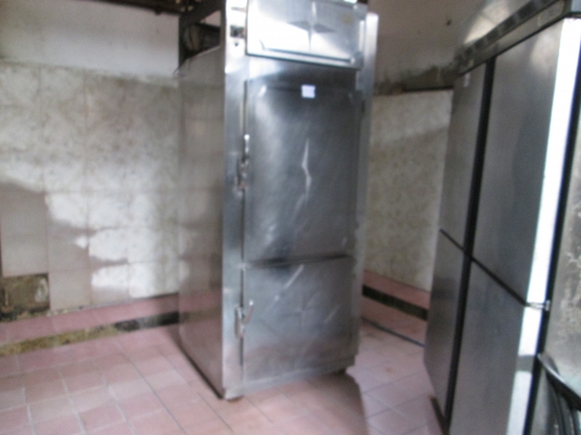 ร้านอาหารใหญ่ครับ    อยากได้อะไรบอกผมครับ   ราคากันเองครับ