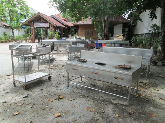 ร้านอาหารใหญ่ครับ    อยากได้อะไรบอกผมครับ   ราคากันเองครับ