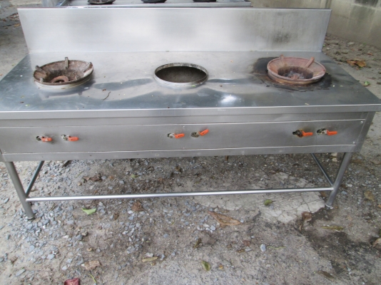 ร้านอาหารใหญ่ครับ    อยากได้อะไรบอกผมครับ   ราคากันเองครับ