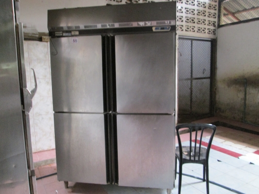 ร้านอาหารใหญ่ครับ    อยากได้อะไรบอกผมครับ   ราคากันเองครับ