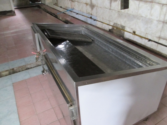 ร้านอาหารใหญ่ครับ    อยากได้อะไรบอกผมครับ   ราคากันเองครับ