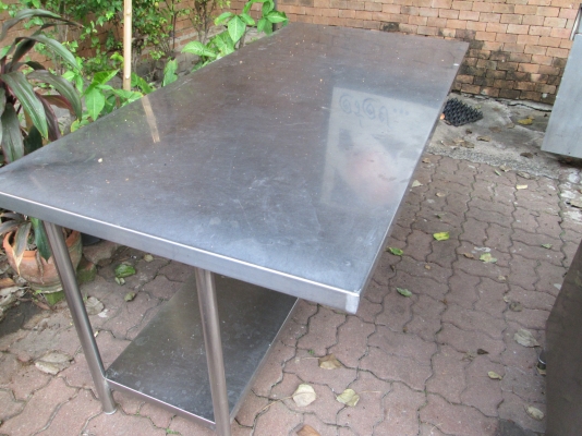 ร้านอาหารใหญ่ครับ    อยากได้อะไรบอกผมครับ   ราคากันเองครับ