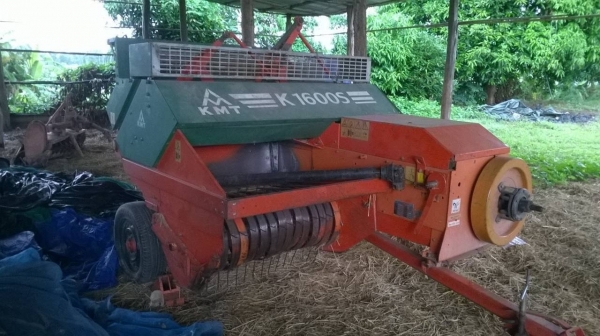 ขายเครื่องอัดฟาง KMT สภาพพร้อมใช้งาน ราคาคุยกันได้ครับ