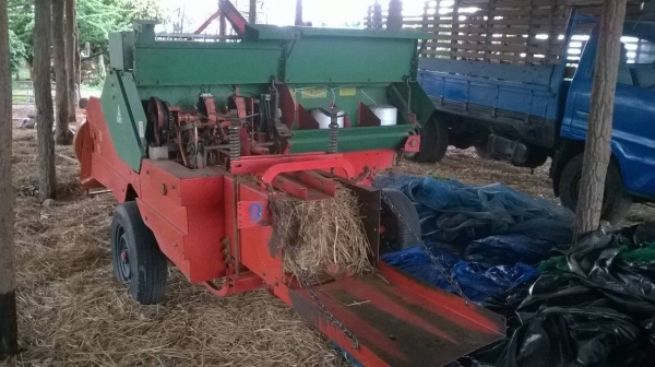 ขายเครื่องอัดฟาง KMT สภาพพร้อมใช้งาน ราคาคุยกันได้ครับ