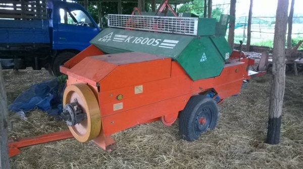 ขายเครื่องอัดฟาง KMT สภาพพร้อมใช้งาน ราคาคุยกันได้ครับ