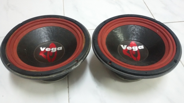 ซับ 1 คู่ ยี่ห้อ CERWIN VEGA 10 นิ้ว 600 WATTS MAX 4 OHMS MADE IN U.S.A.