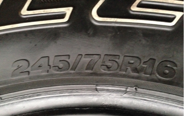 ยาง All Bridgestone 245 75 16 ปลายปี12 ดอกเต็ม ยาง All Bridgestone 245 75 16 ปลายปี12 ดอกเต็ม