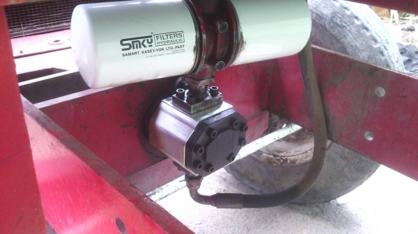 รถคีบอ้อย  ฟอร์ด คีบหลังเกียร์ธรรมดา สามารถเกษตรยนต์