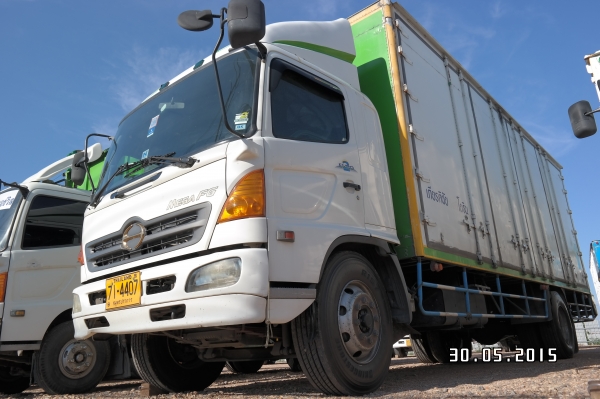 ขาย6ล้อตู้10บาน ยาว6เมตร HINO FC4J 144แรงม้า /ปี46