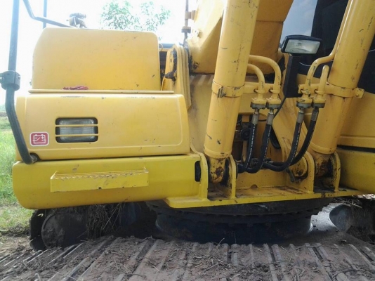 ต้องการขายรถรถแมคโค KOMATSU PC200-7 เก่าญี่ปุ่น 4 เดือน Tel.086-2659001
