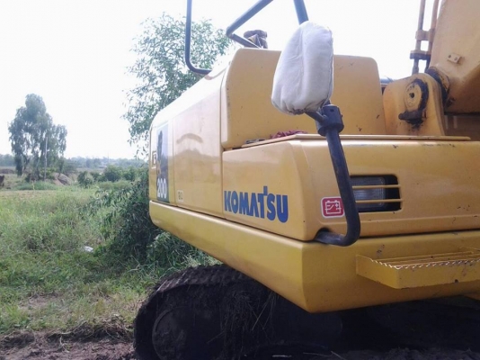 ต้องการขายรถรถแมคโค KOMATSU PC200-7 เก่าญี่ปุ่น 4 เดือน Tel.086-2659001