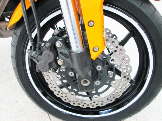 ขาย Versys 650 ปี 2012 รถมือเดียว สภาพสวย แถมท่อแต่ง Yoshimura รถเช็คศูนย์ตลอด สีเหลือง ราคา 199000 บาท