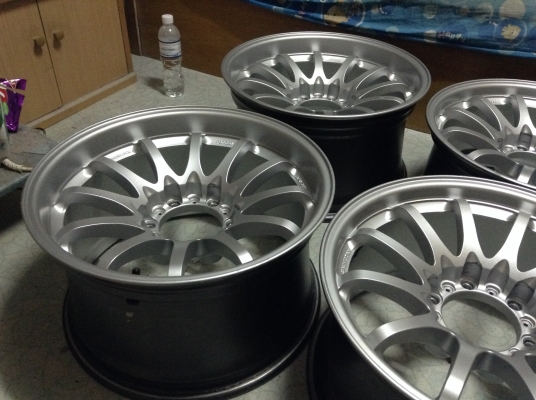 CE28 ขอบ 17 นิ้วหน้า 8.5 หลัง 9.5 รถกะบะ 6 รู