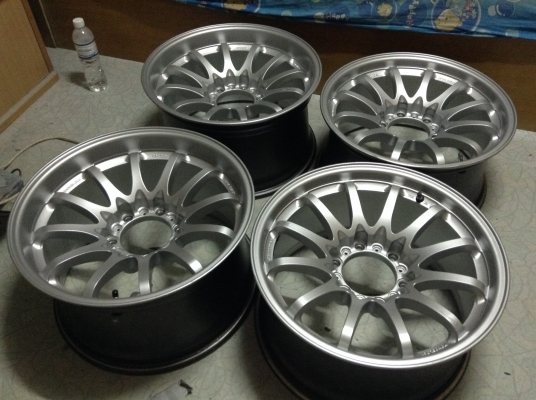 CE28 ขอบ 17 นิ้วหน้า 8.5 หลัง 9.5 รถกะบะ 6 รู