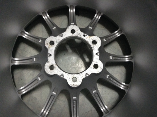 CE28 ขอบ 17 นิ้วหน้า 8.5 หลัง 9.5 รถกะบะ 6 รู