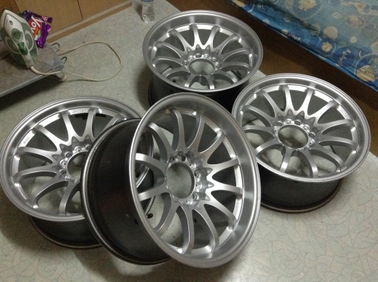 CE28 ขอบ 17 นิ้วหน้า 8.5 หลัง 9.5 รถกะบะ 6 รู