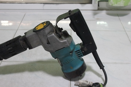 เครื่องสกัดคอนกรีต makita hm 0810 (แท้) สภาพพร้อมใช้งานครับ