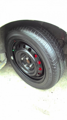 ขอบ 15  ขนาด 4 รู100 กะทะล้อพร้อมยาง 175/60R15 ชุด 4 ล้อ tel.081-427-3941